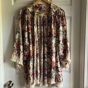 EUC-Beautiful Bohemian , Flowy, Floral Cardigan. Lightweight. Very loose size M